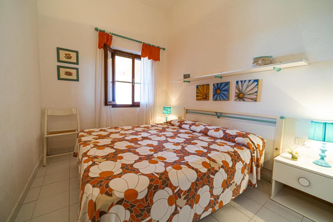 Appartamenti Vista Mare - Goelba カポリーヴェリ エクステリア 写真