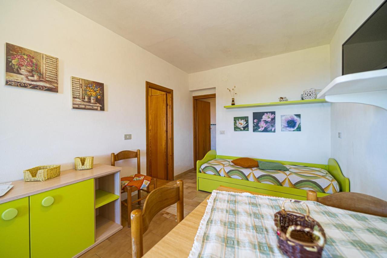 Appartamenti Vista Mare - Goelba カポリーヴェリ エクステリア 写真