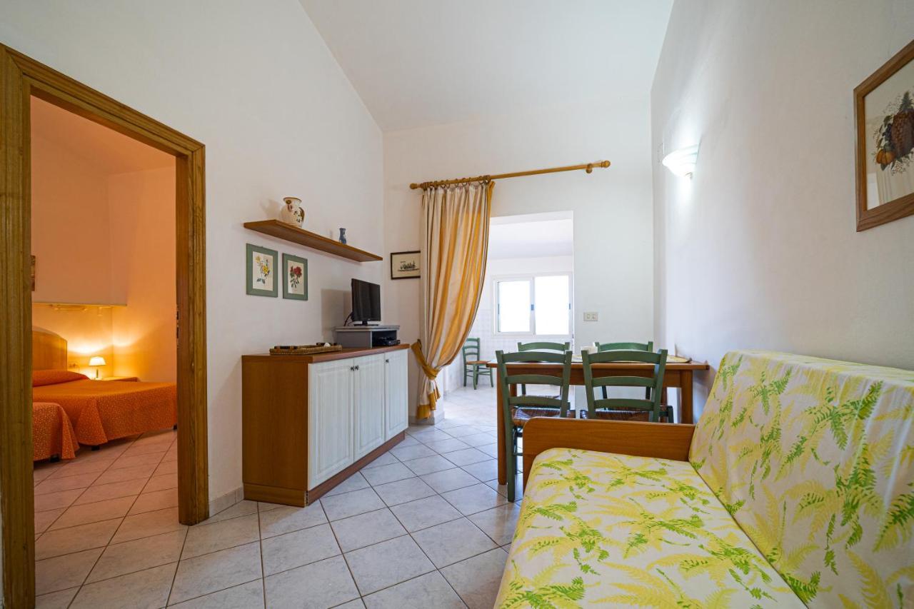 Appartamenti Vista Mare - Goelba カポリーヴェリ エクステリア 写真