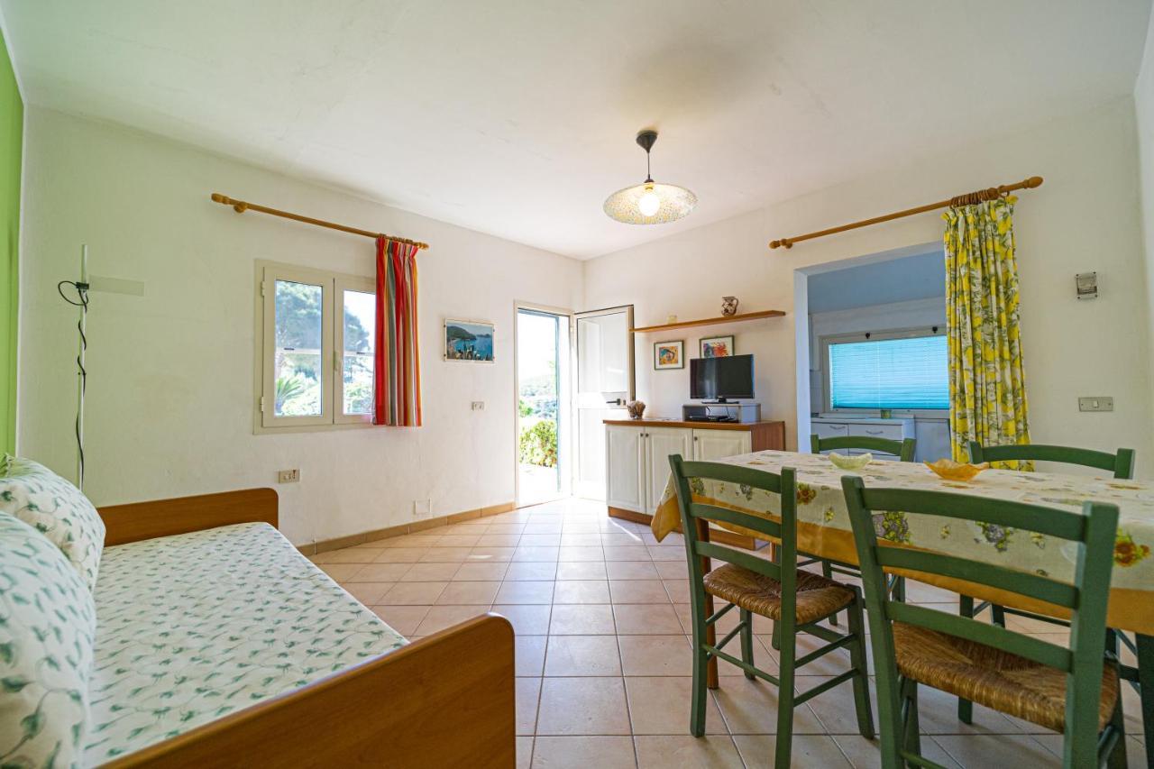 Appartamenti Vista Mare - Goelba カポリーヴェリ エクステリア 写真