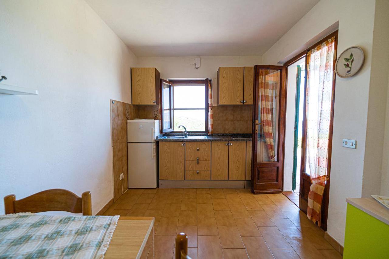 Appartamenti Vista Mare - Goelba カポリーヴェリ エクステリア 写真