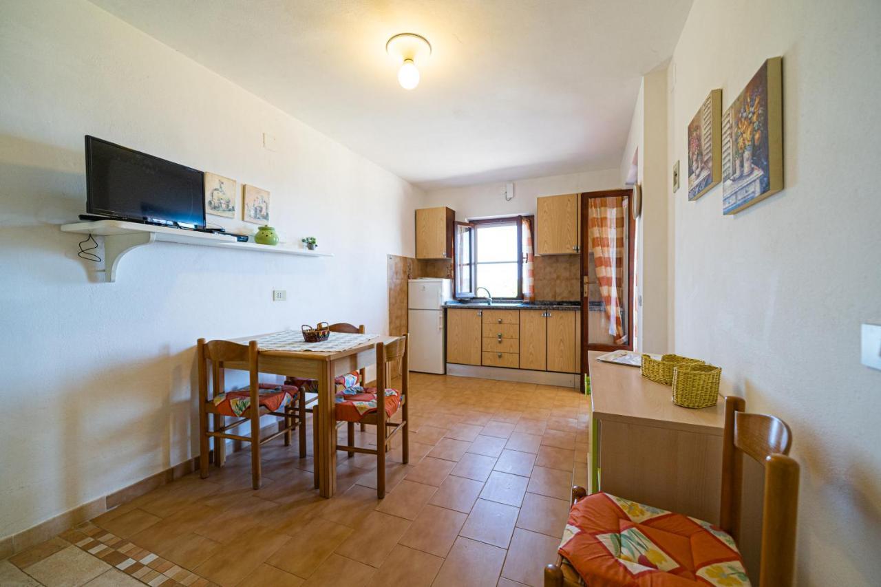 Appartamenti Vista Mare - Goelba カポリーヴェリ エクステリア 写真